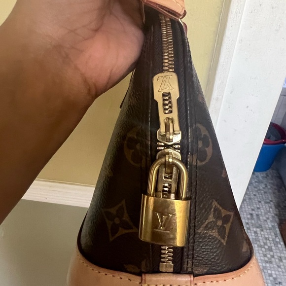 LOUIS VUITTON authentic ALMA BB SOLD - Picture 8 of 15